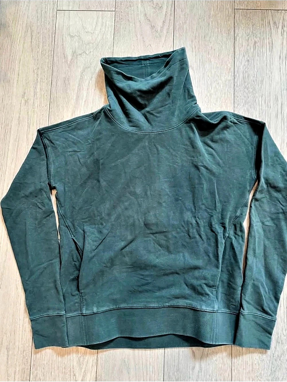 Lululemon Green Funnel Neck Sweatshirt